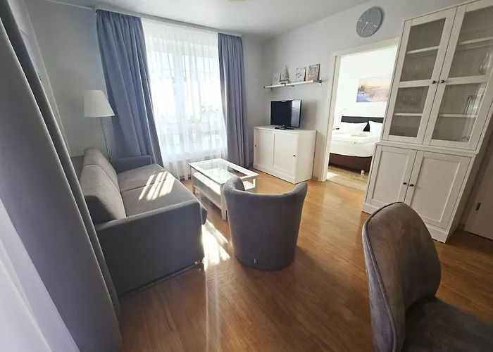 Appartementhaus Binzer Sterne 11 *